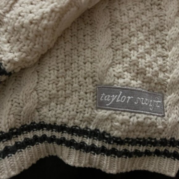 Taylor Swift Folklore re-release cardigan - Picture 2 of 6